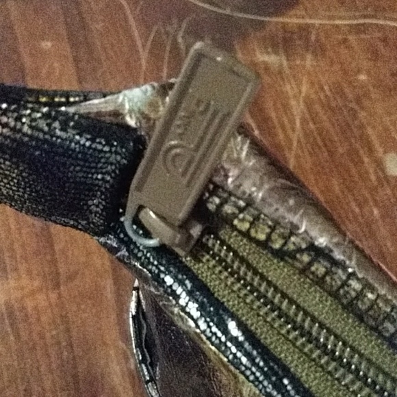 Multi metallic leather embossed - Picture 11 of 11